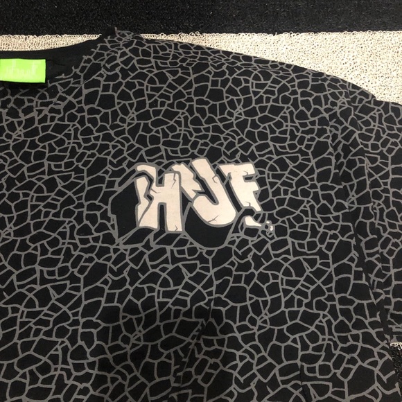 HUF QUAKE TEE / BLACK - Picture 1 of 3